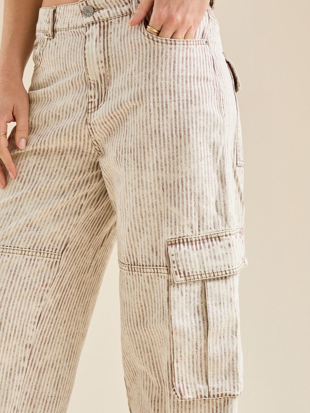 ARULA Mocha Ivory Pant NWT $98 Retail Sold Out